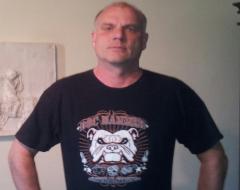 Masochistischer Mann sucht restriktive, strenge, private Lady